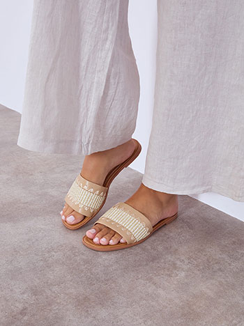 Σανδάλια με κεντητές λεπτομέρειες SN1605.A452+2