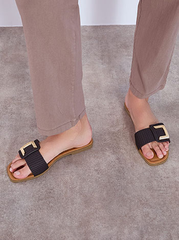 Σανδάλια με ανάγλυφη αγκράφα SN7580.A803+1