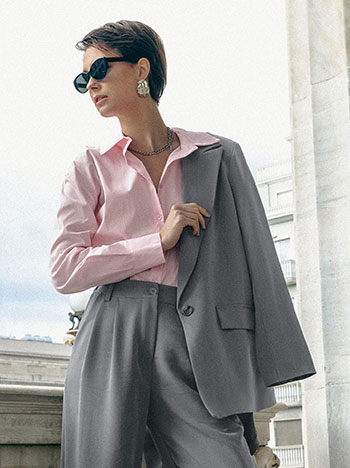 Πουκάμισο με ανοίγματα στο πλάι, κλασικός γιακάς, κλείσιμο με κουμπιά, καμπύλη στο τελείωμα, ροζ