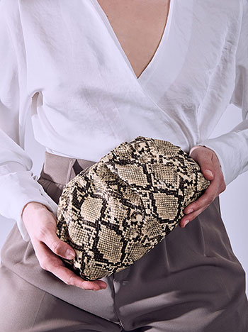 Τσάντα clutch δερματίνης με σούρες SQ1019.A850+2