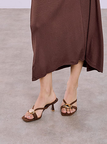 Πέδιλα με μεταλλική λεπτομέρεια SQ1697.A079+2