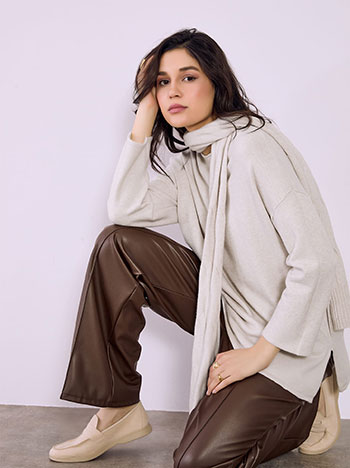 Πουλόβερ με αποσπώμενο κασκόλ SQ7568.4123+5