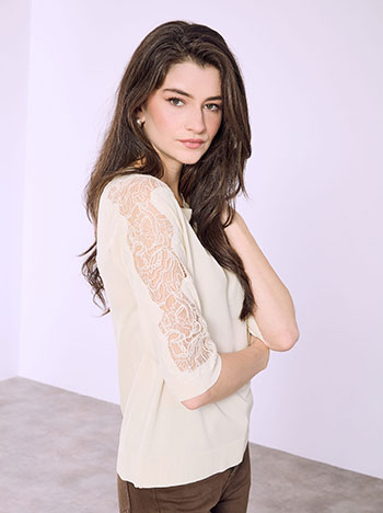 Μπλούζα με δαντέλα στο μανίκι SQ7572.4821+4