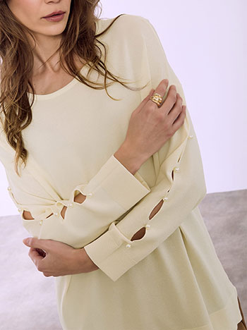 Μπλούζα με πέρλες στο μανίκι SQ7572.4823+4