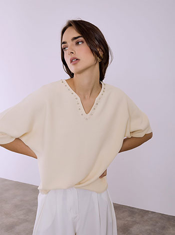 Μπλούζα με πέρλες στη λαιμόκοψη SQ7583.4052+5