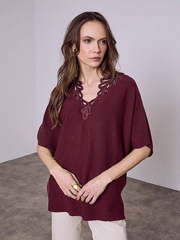 Μπλούζα με κέντημα στη λαιμόκοψη SQ7583.4917+5