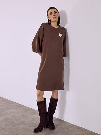 Φόρεμα πλεκτό μίνι με καρφίτσα SQ7583.8066+1 φωτογραφία