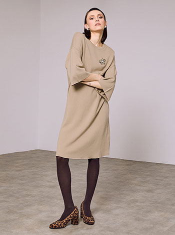 Φόρεμα πλεκτό μίνι με καρφίτσα SQ7583.8066+3 φωτογραφία