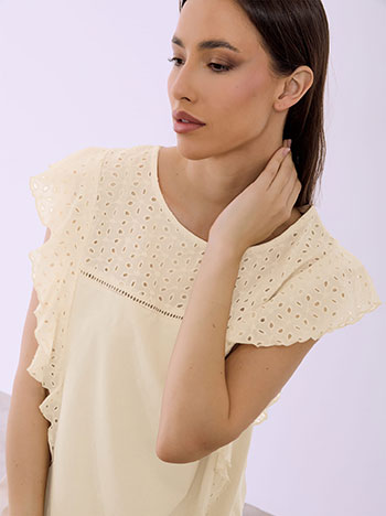 Μπλούζα κεντιτή διάτρητη με βολάν SQ7616.4976+4