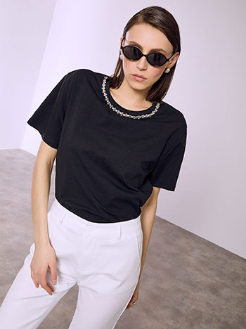 T-shirt με strass στη λαιμόκοψη SQ7642.4117+2