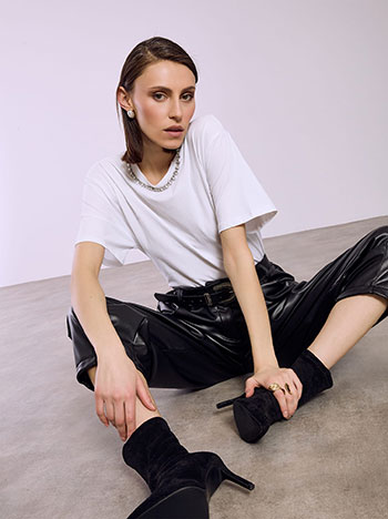 T-shirt με strass στη λαιμόκοψη SQ7642.4117+1