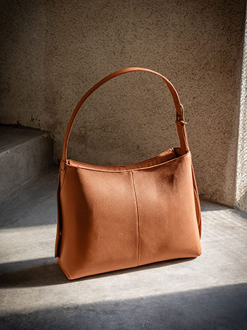 Τσάντα ώμου δερματίνης με αγκράφα WT1019.A217+5