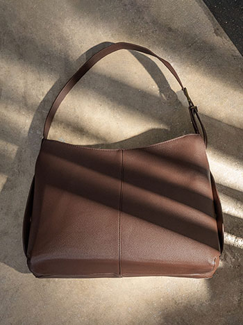 Τσάντα ώμου δερματίνης με αγκράφα WT1019.A217+2