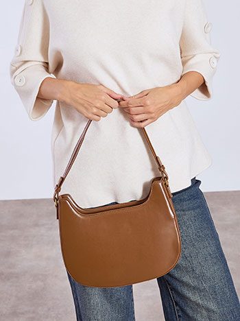 Τσάντα δερματίνης με ανάγλυφη λεπτομέρεια WT1019.A927+3 φωτογραφία