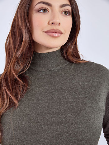 Πουλόβερ μονόχρωμο WT1042.4381+1 φωτογραφία