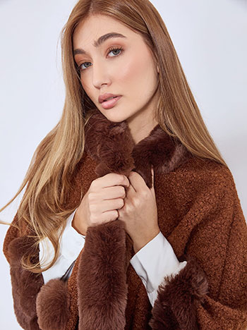 Παλτό μπουκλέ με λεπτομέρειες γούνας WT1430.7887+3 φωτογραφία