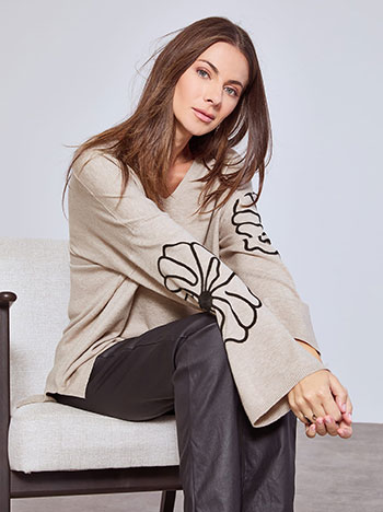 Πουλόβερ με ανάγλυφα λουλούδια WT1556.4299+3