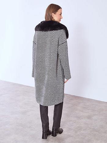 Παλτό με γούνα στον γιακά WT673.7938+1 φωτογραφία