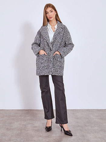 Παλτό μπουκλέ με τσέπες WT7587.7139+2 φωτογραφία