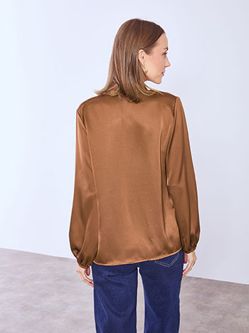 Μπλούζα σατέν με δέσιμο WT8011.4863+2 φωτογραφία