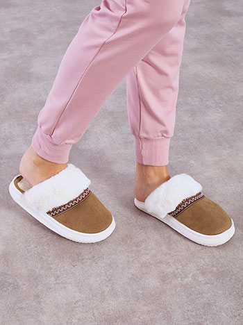 Παντόφλες με σουέντ όψη και γούνα WT9925.A318+2