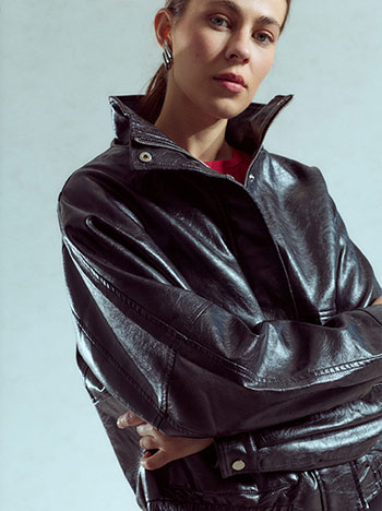 Μπουφάν δερματίνης oversized WU7611.6033+1
