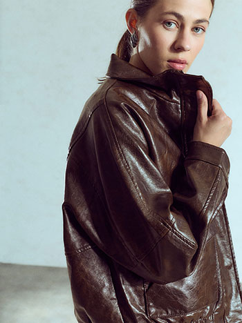 Μπουφάν δερματίνης oversized WU7611.6033+2